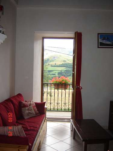 vue sur le balcon de l`appartement 1 edelweiss de la maison d`augustin location de vacances à st jean d`arves