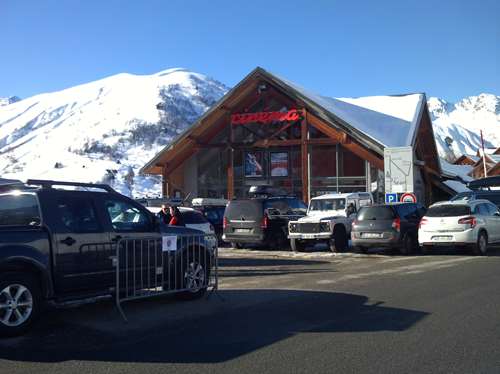 cinéma de st jean d`arves lors des vacances à la maison d`augustin