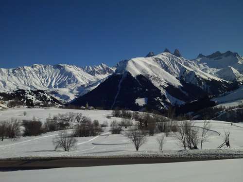 pistes de ski de fond et randonnée en raquette depuis la maison d`augustin à saint jean d`arves