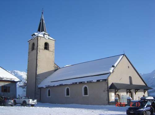 L`eglise de la tour à saint jean d`arves au hameau de la tour à côté de la maison d`augustin